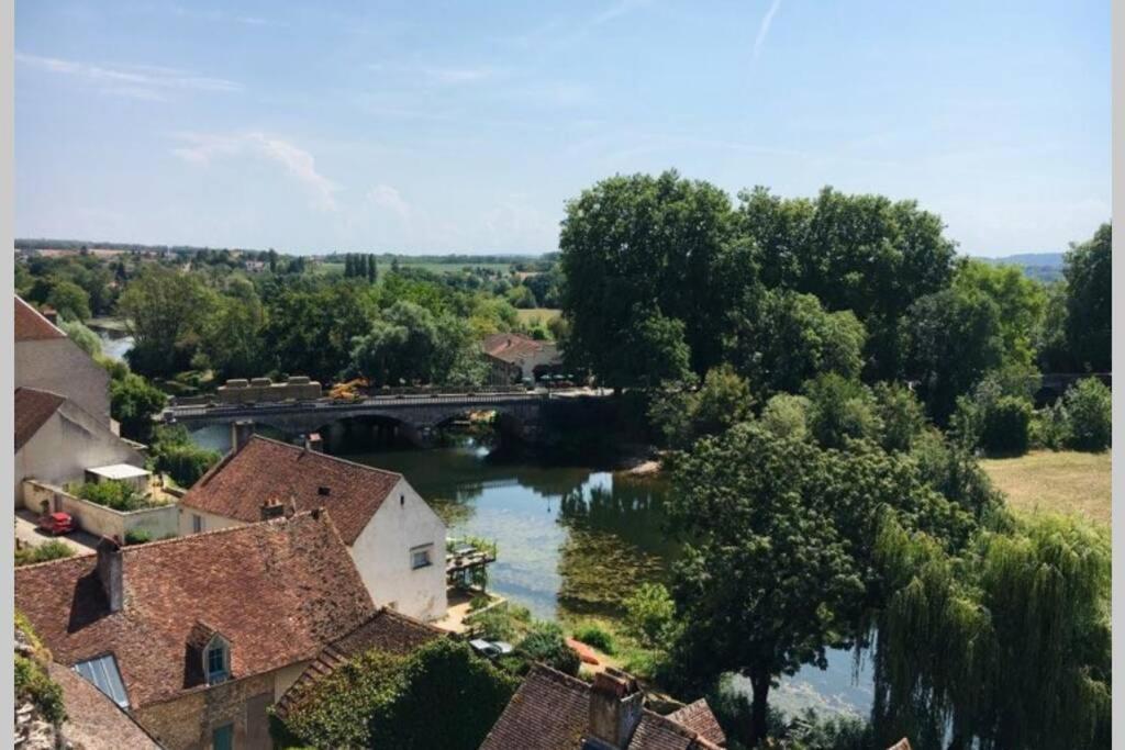 Appartement Alouette Pesmes エクステリア 写真